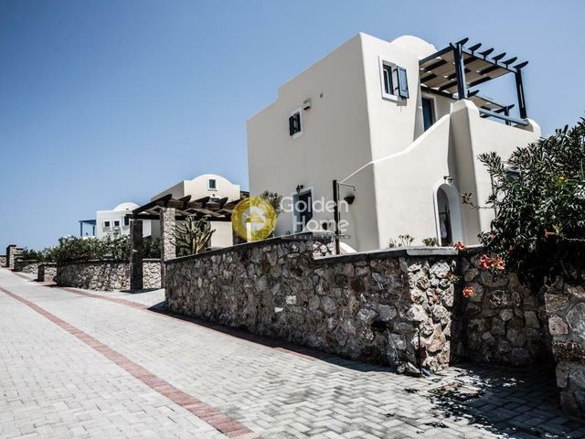 3-bedroom freehold villa in Santorini — photo 1 of 5
