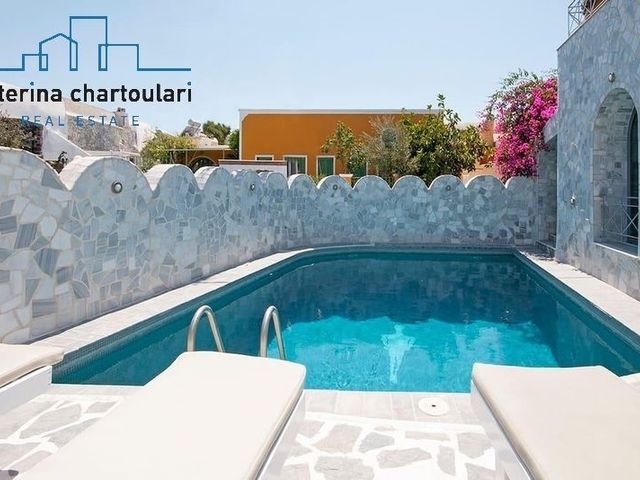 12-bedroom freehold villa in Santorini — photo 1 of 5