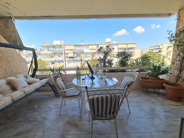 Maison à vendre Maroússi (Paradisos) Appartement 110 m². rénové