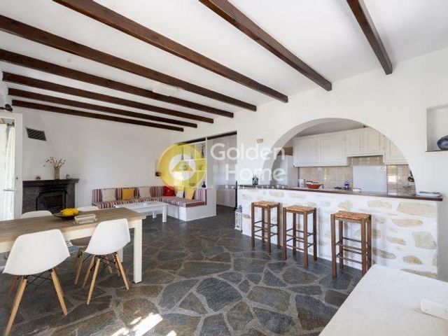 4-bedroom freehold villa in Paros — photo 1 of 5