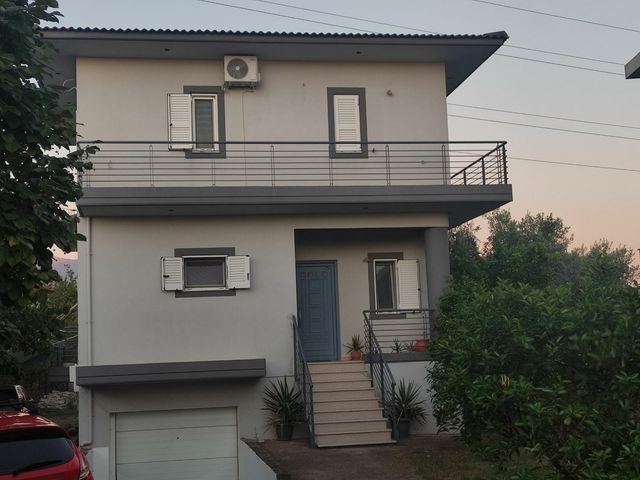 Μονοκατοικία 210 τ.μ.