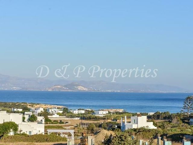 2-bedroom freehold villa in Paros — photo 1 of 5