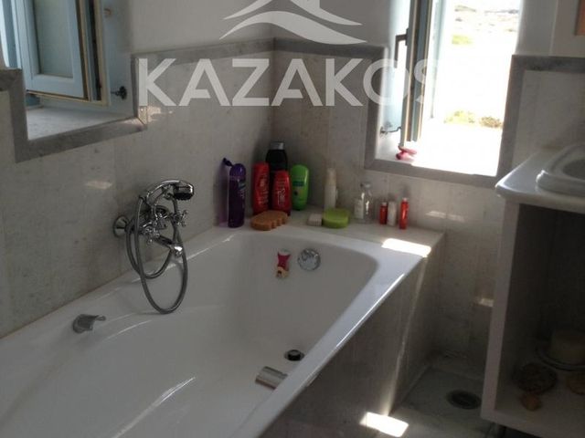 5-bedroom freehold villa in Paros — photo 4 of 5