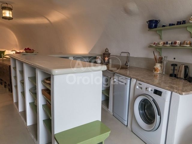 1-bedroom freehold villa in Santorini — photo 2 of 5