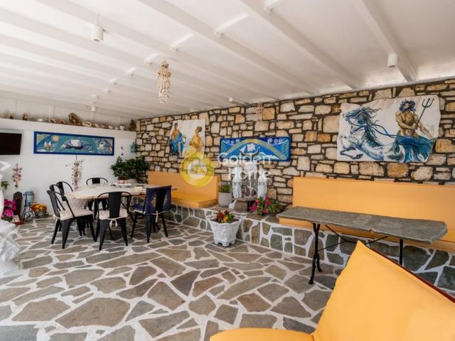 4-bedroom freehold villa in Paros — photo 4 of 5
