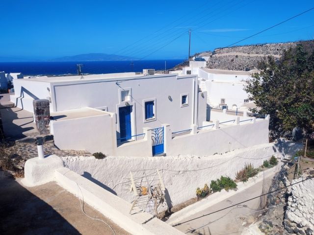 1-bedroom freehold villa in Santorini — photo 1 of 5