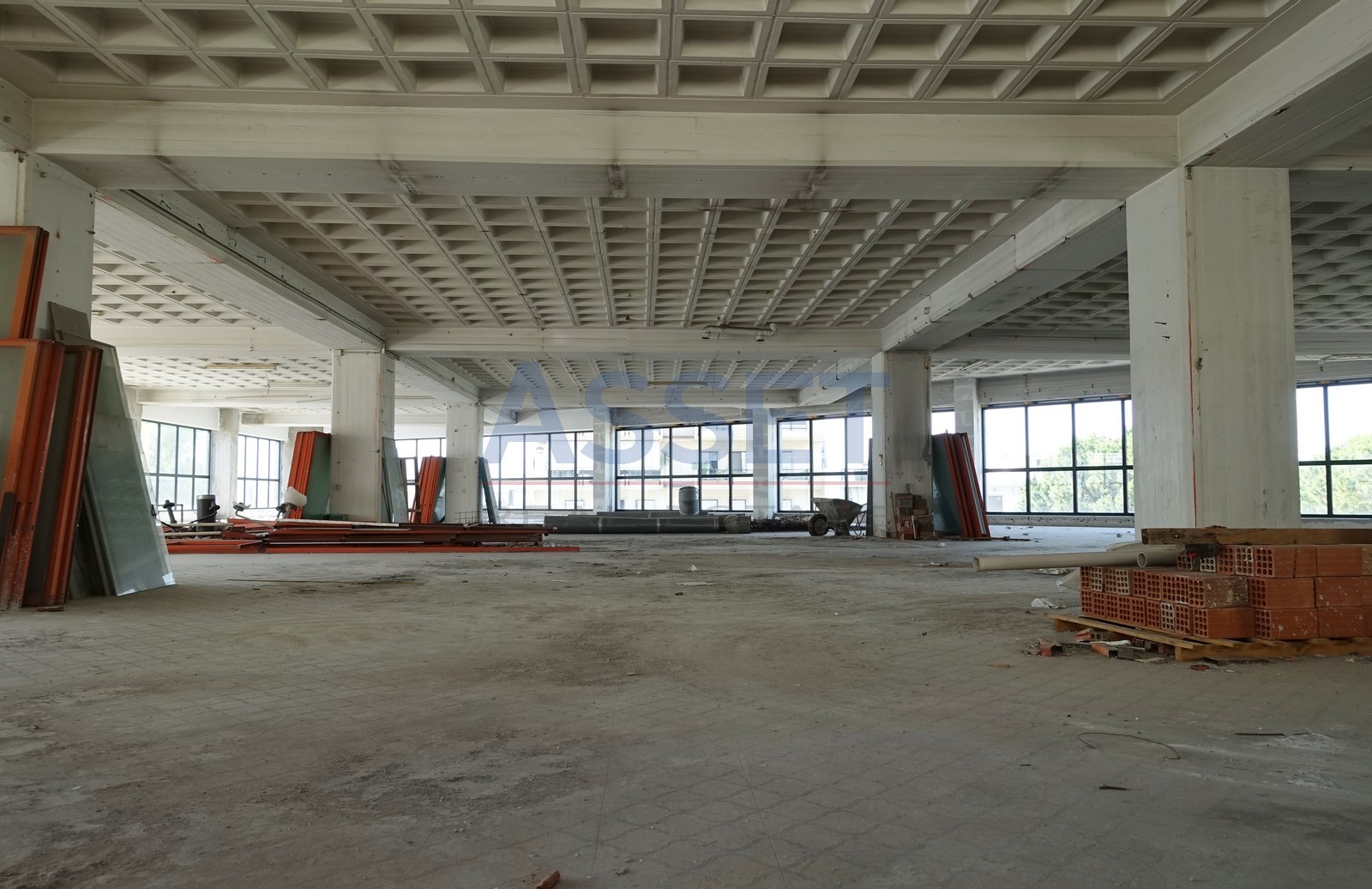 Commercial property for sale Ilion (Palatiani) Office 2.420 sq.m.