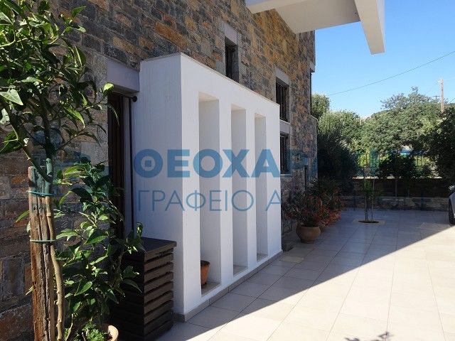 4-bedroom freehold villa in Agios Nikolaos — photo 3 of 5