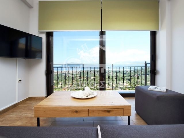 4-bedroom freehold villa in Lefkada — photo 5 of 5