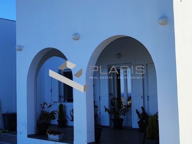6-bedroom freehold villa in Santorini — photo 1 of 5