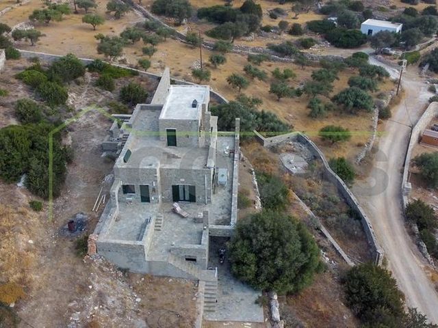 6-bedroom freehold villa in Paros — photo 2 of 5
