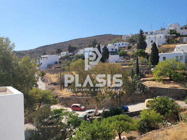 3-bedroom freehold villa in Paros — photo 3 of 5