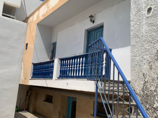 3-bedroom freehold villa in Santorini — photo 2 of 5