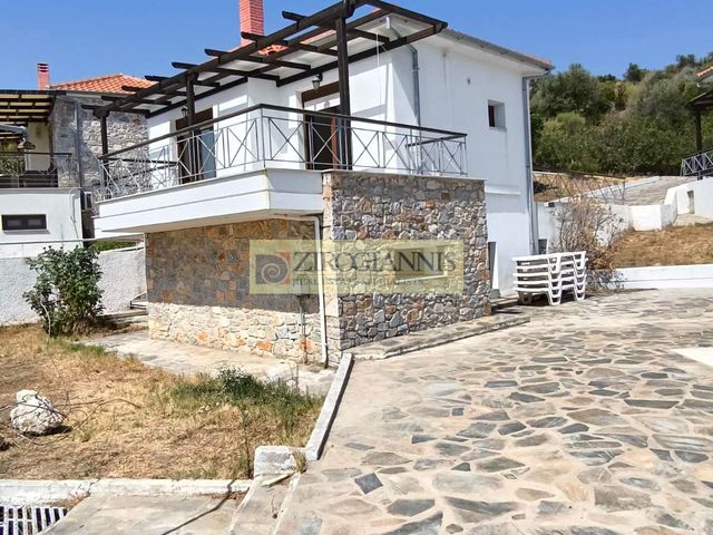 3-bedroom freehold villa in Skiathos — photo 1 of 5