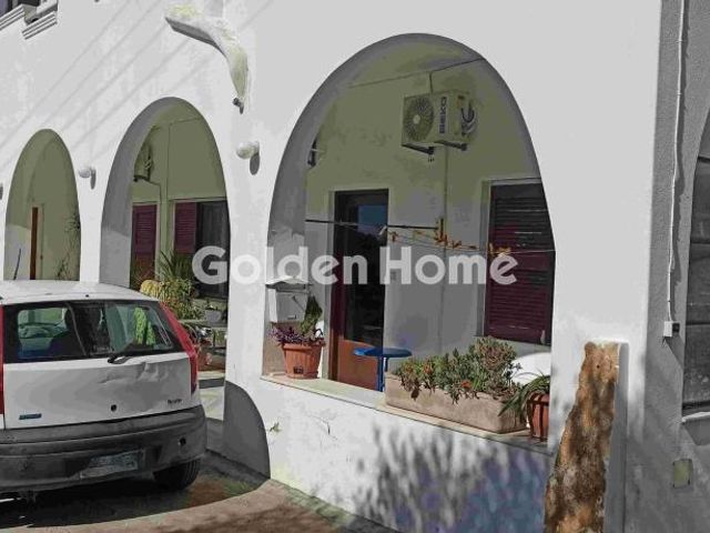 3-bedroom freehold apartment in Naxos — photo 1 of 3