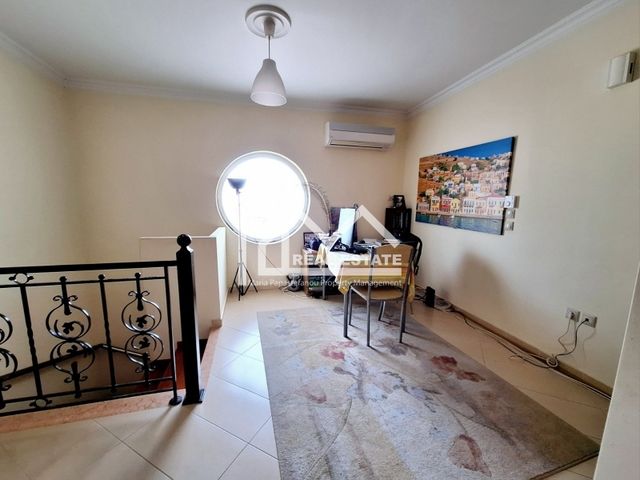 3-bedroom freehold villa in Rhodes — photo 1 of 5
