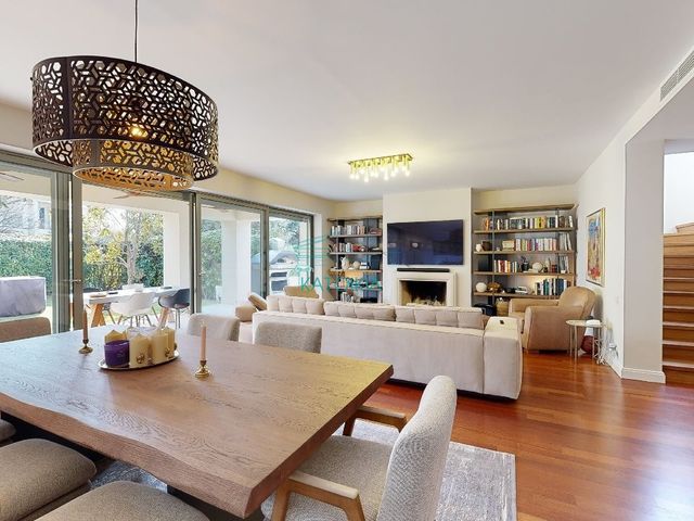 Μονοκατοικία προς πώληση 447 τ.μ. Κηφισιά (Κάτω Κηφισιά) (Κατοικία Μίνα Χαρμπαλή)