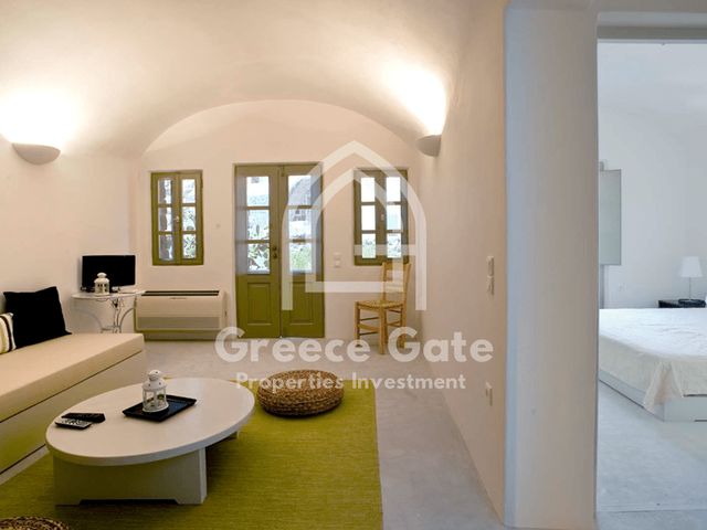 2-bedroom freehold villa in Santorini — photo 2 of 5