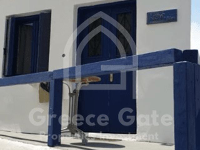 3-bedroom freehold villa in Santorini — photo 1 of 4