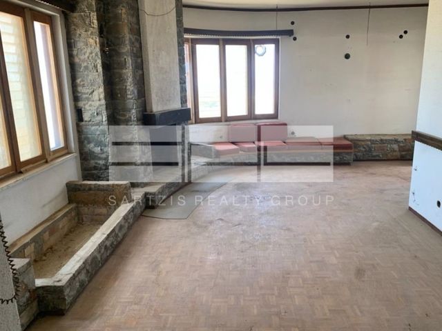 4-bedroom freehold villa in Hersonissos — photo 1 of 5