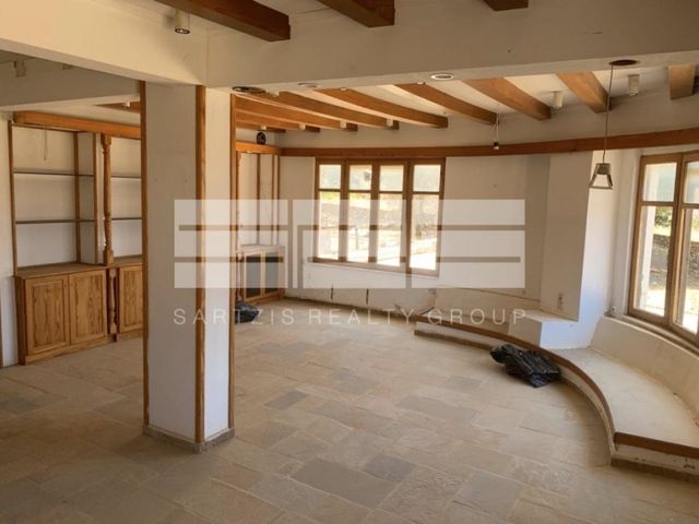 4-bedroom freehold villa in Hersonissos — photo 3 of 5