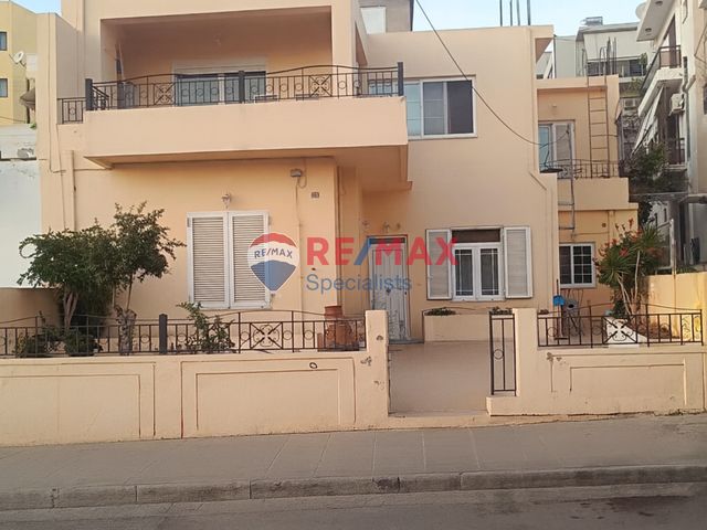 4-bedroom freehold villa in Chania — photo 2 of 5
