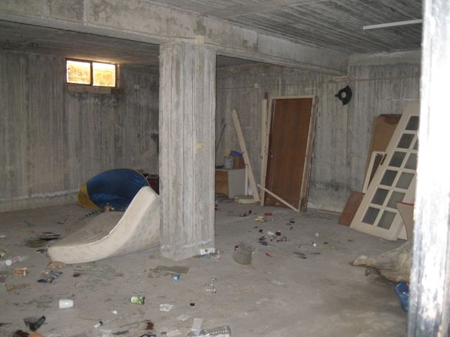 Commercial property for sale Ilion (Micheli) Storage Unit 100 sq.m.