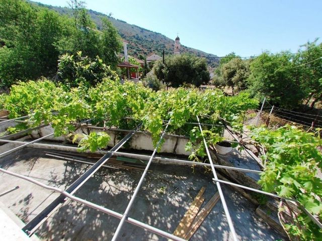 3-bedroom freehold villa in Kefalonia — photo 5 of 5
