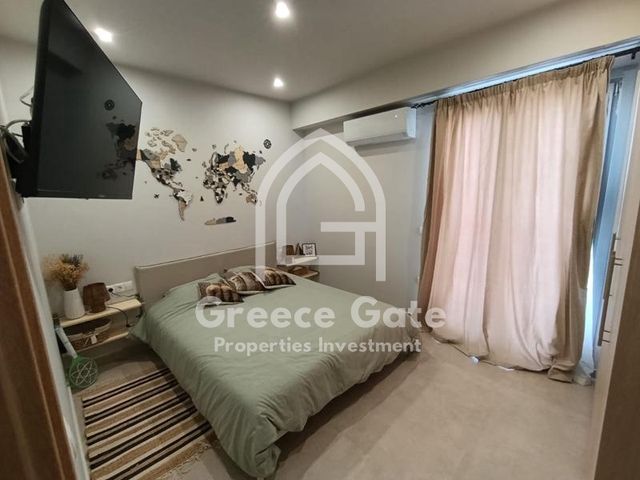 3-bedroom freehold apartment in Paros — photo 1 of 5