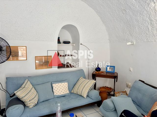 Home for sale, Detached house 50 sq.m., Fira