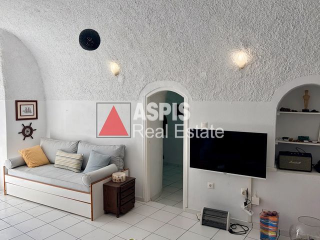 1-bedroom freehold villa in Santorini — photo 3 of 5