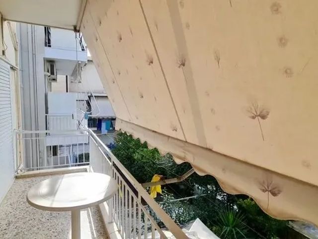 Maison à louer Petroúpoli (Centre) Appartement 100 m².