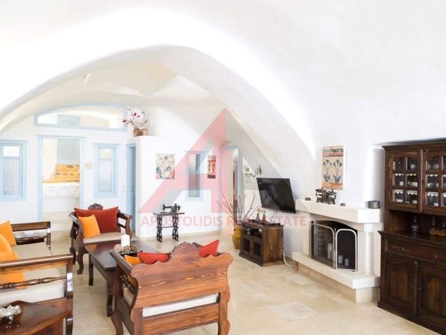 3-bedroom freehold villa in Santorini — photo 2 of 5