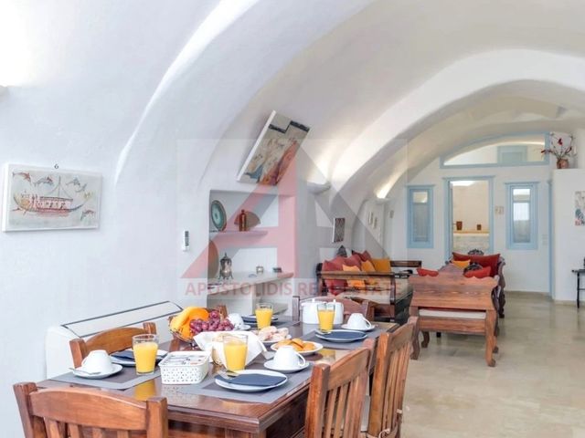 3-bedroom freehold villa in Santorini — photo 3 of 5