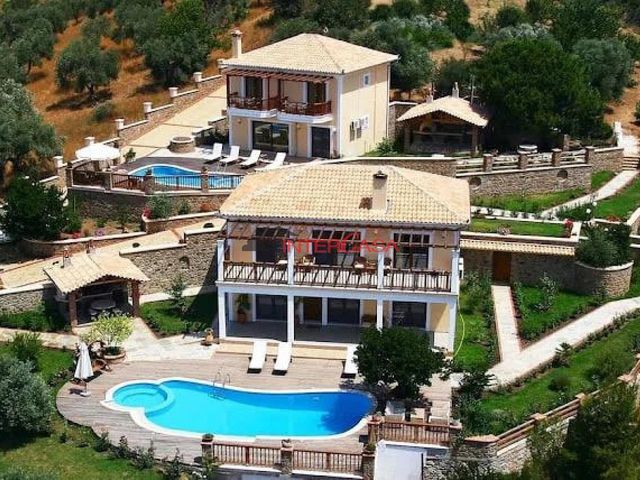 7-bedroom freehold villa in Skiathos — photo 1 of 5