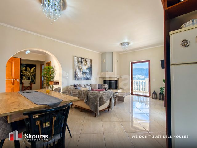 3-bedroom freehold villa in Lefkada — photo 3 of 5