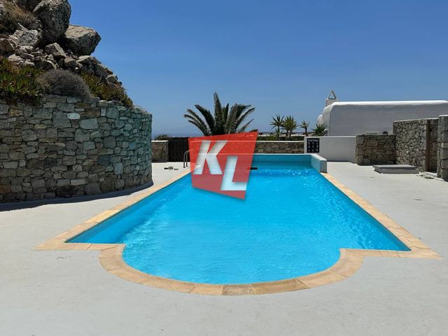 4-bedroom freehold villa in Mykonos — photo 1 of 5