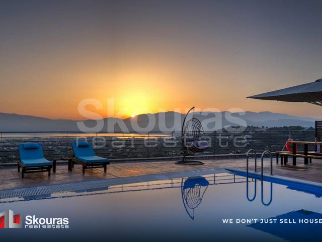 4-bedroom freehold villa in Lefkada — photo 1 of 5