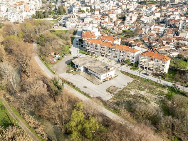 Κτίριο 873 τ.μ.