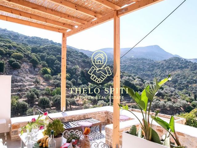 3-bedroom freehold apartment in Naxos — photo 2 of 5