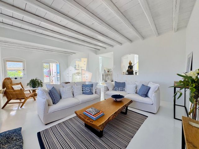 5-bedroom freehold villa in Paros — photo 3 of 5