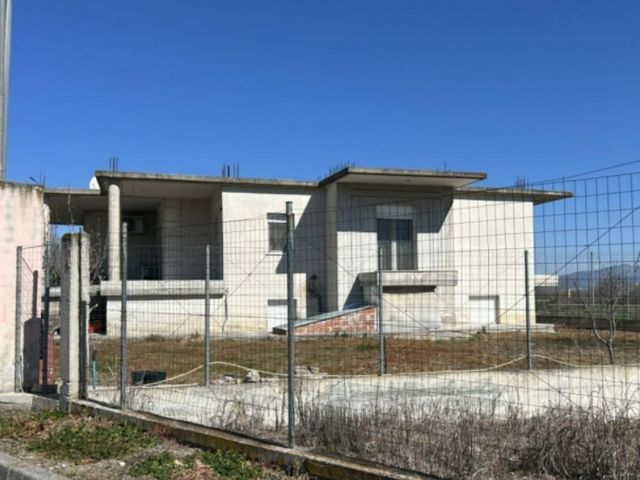 Μονοκατοικία 240 τ.μ.