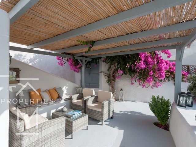 5-bedroom freehold villa in Santorini — photo 3 of 5