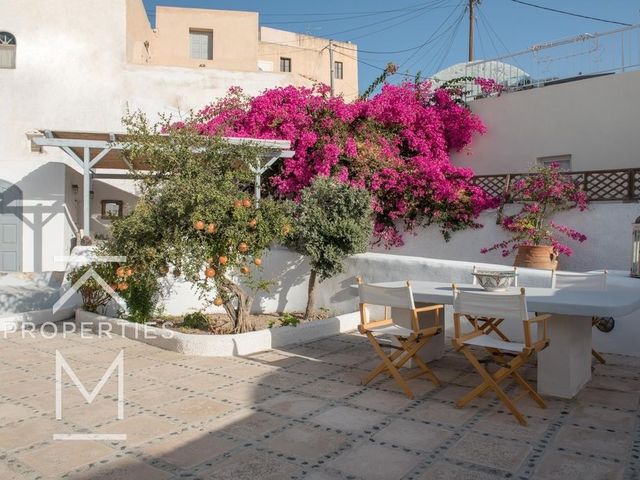 5-bedroom freehold villa in Santorini — photo 4 of 5
