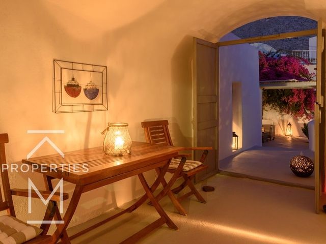 5-bedroom freehold villa in Santorini — photo 2 of 5
