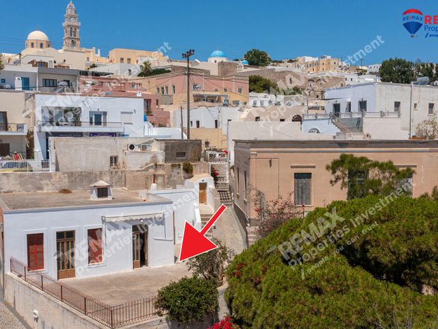 1-bedroom freehold villa in Santorini — photo 1 of 5