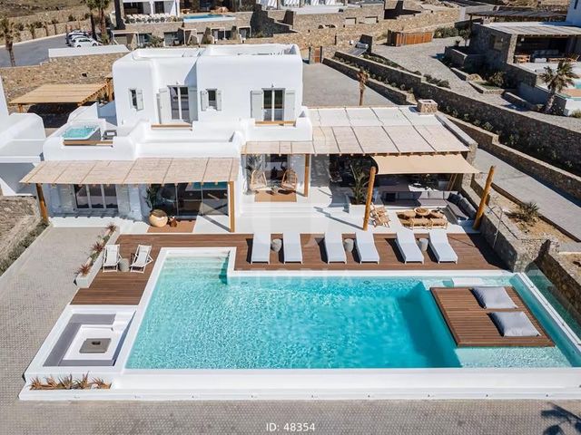 6-bedroom freehold villa in Mykonos — photo 1 of 5