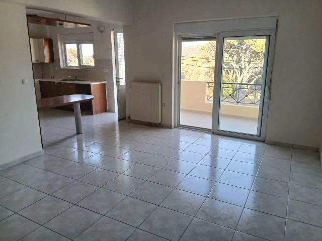 3-bedroom freehold apartment in Rhodes — photo 4 of 5