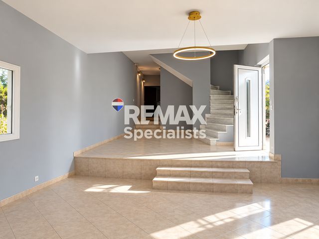 4-bedroom freehold villa in Chania — photo 3 of 5