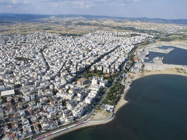 Κτίριο επαγγελματικών χώρων 3.095 τ.μ.